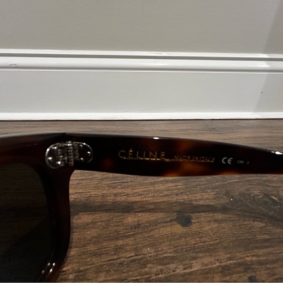 Polarized Sunglasses CL 41732 in tortoise. Lenses with a solid tint of green. - Picture 7 of 8